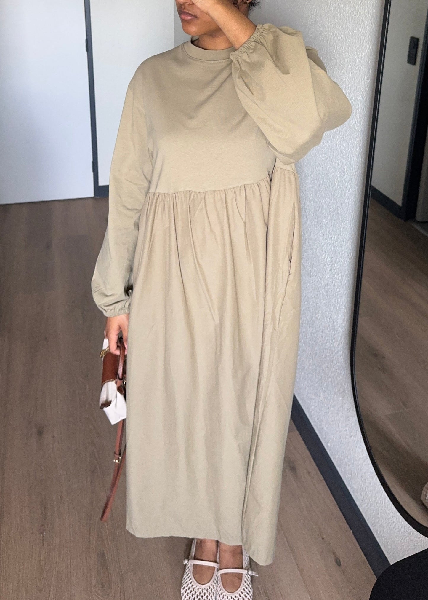 Robe Laora